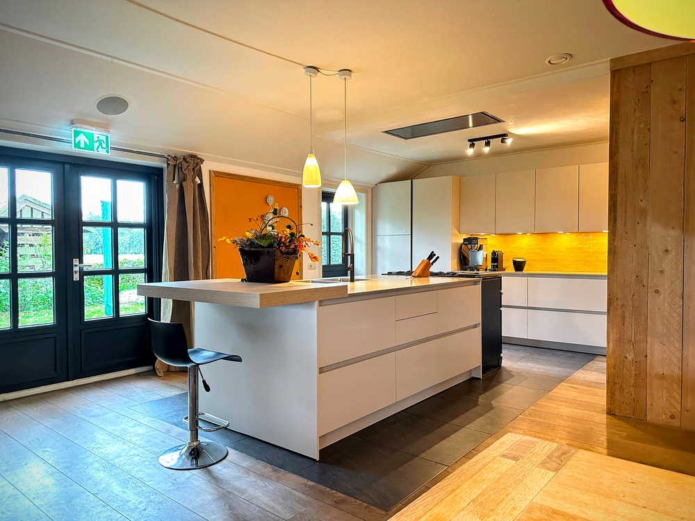 Keukencentrum Friesland - 1-bob_keukenbouwer-joure_-_keuken_opgeleverd_in_sint_nyk-_thomashuisimg_7496-edit